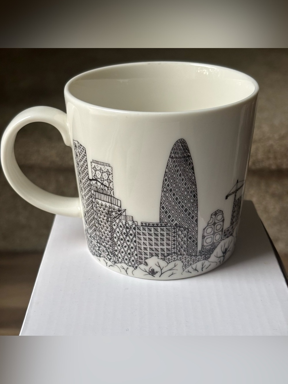 Royal Doulton Charlene Mullen London Calling Red Flags Tower Bridge Retired